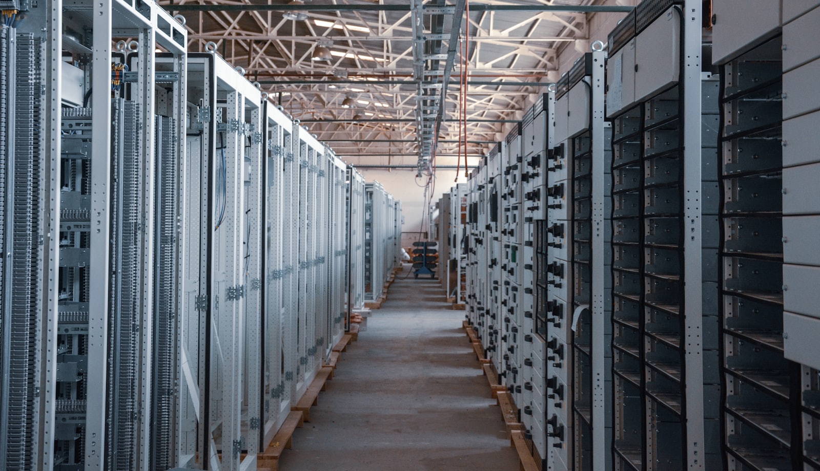 Sala de tableros eléctricos de una instalación industrial